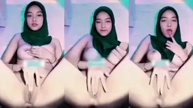 Bokep Hijab Sarah Colmek Basah Lumer HD