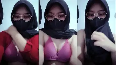 Bokep Indo Hijab ABG Toge Kacamata Live Barbar Lumer WOT